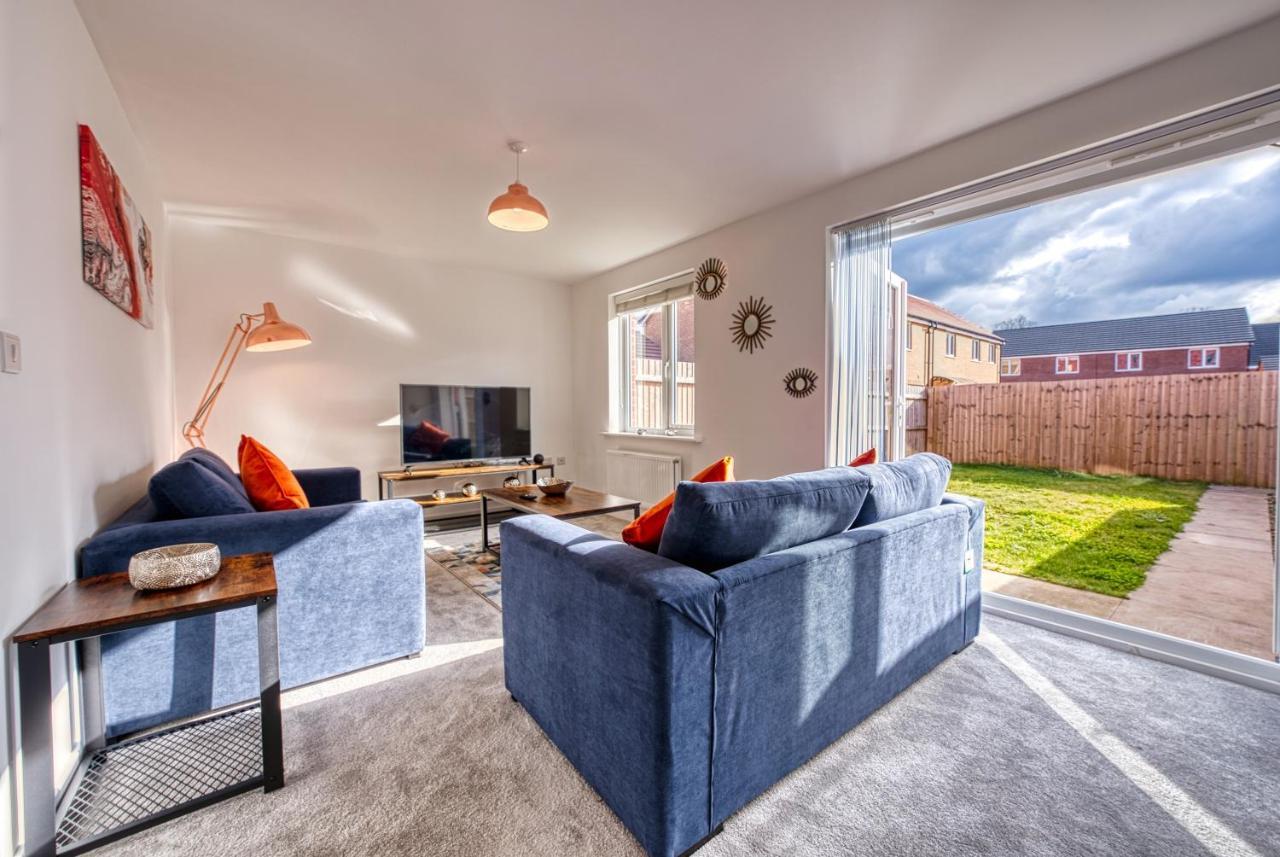 Holiday home Modern 4 Bedroom 2 Bath House With Parking, Tyseley, By 360stays