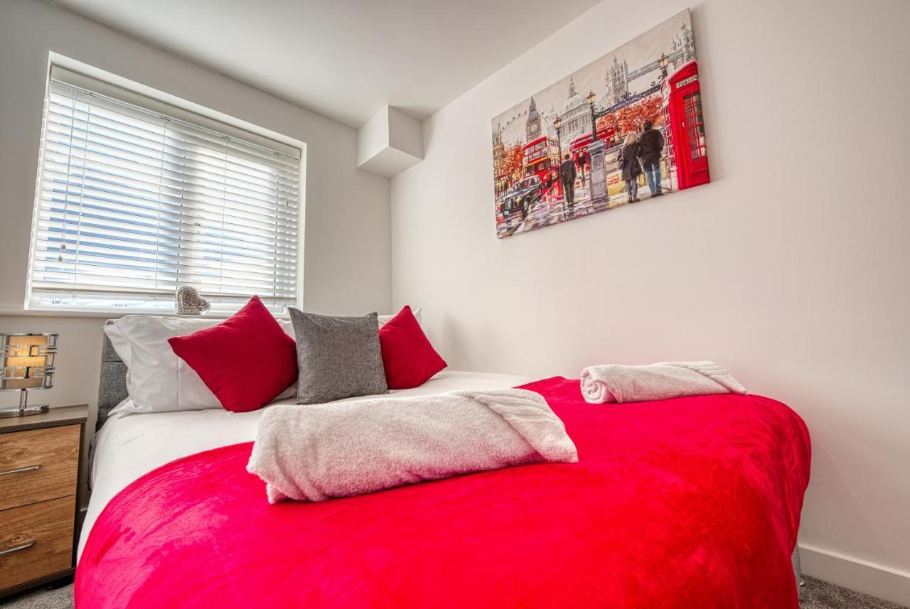 Modern 4 Bedroom 2 Bath House With Parking, Tyseley, By 360stays * Birmingham