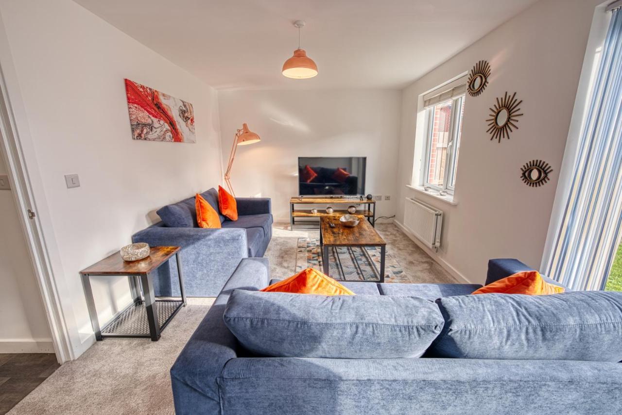 Holiday home Modern 4 Bedroom 2 Bath House With Parking, Tyseley, By 360stays